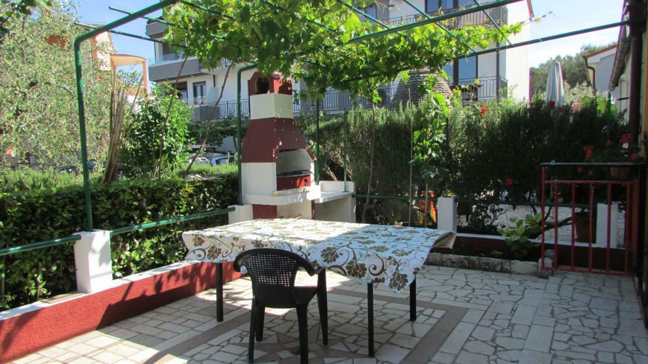 Apartmani Petunia 法扎纳 外观 照片